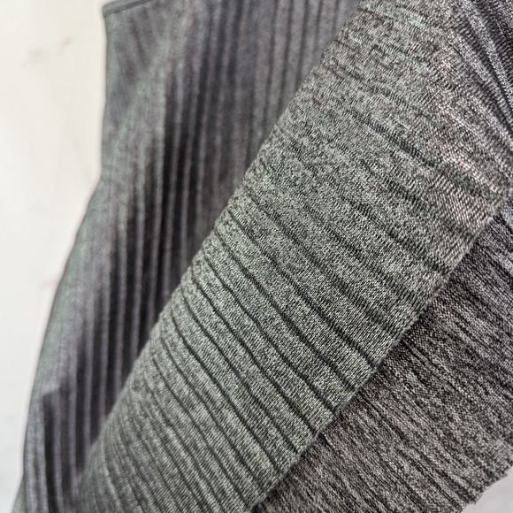 Torrid Shirt Womens 1 1X Silver Tank Top High Neck Pleated Goddess Metallic - Picture 11 of 13